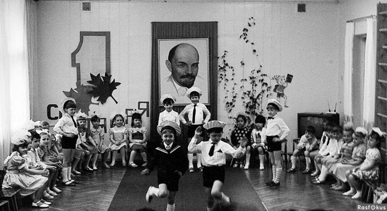 Снимки, которые помнят: душевная подборка фотографий и артефактов советской эпохи